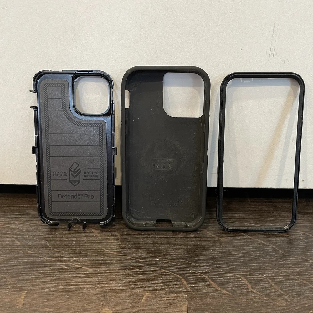 OTTERBOX Defender Pro Series Case for iPhone 12 - Black
